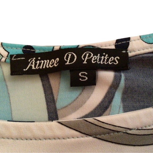 Aimee D Petites Top Light Blue Floral Design Size S Made in Hawaii - Picture 3 of 5